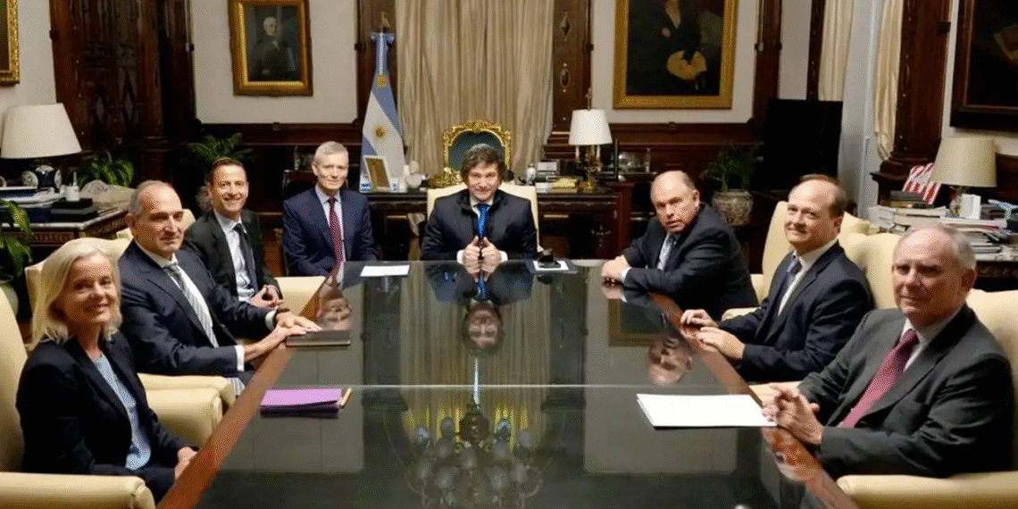 Javier Milei recibe en Casa Rosada a ejecutivos de Glencore y Río Tinto para promover inversiones mineras millonarias en Argentina