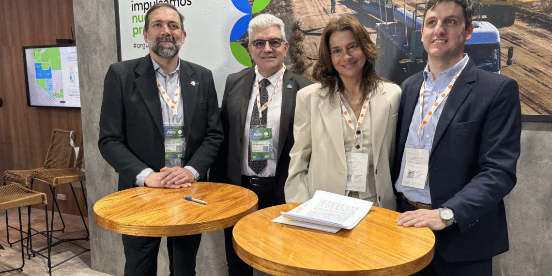 Río Negro y SEGEMAR firman convenio para evaluar riesgos geológicos en la cuenca de Ñirihuau