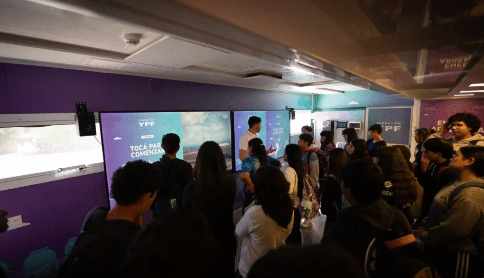 Los Azules y YPF Luz unen minería y energías renovables con actividades educativas en Calingasta
