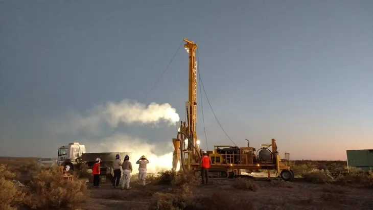 Blue Sky Uranium cierra colocación privada de 3.500.000 CAD para potenciar su proyecto de uranio en Argentina
