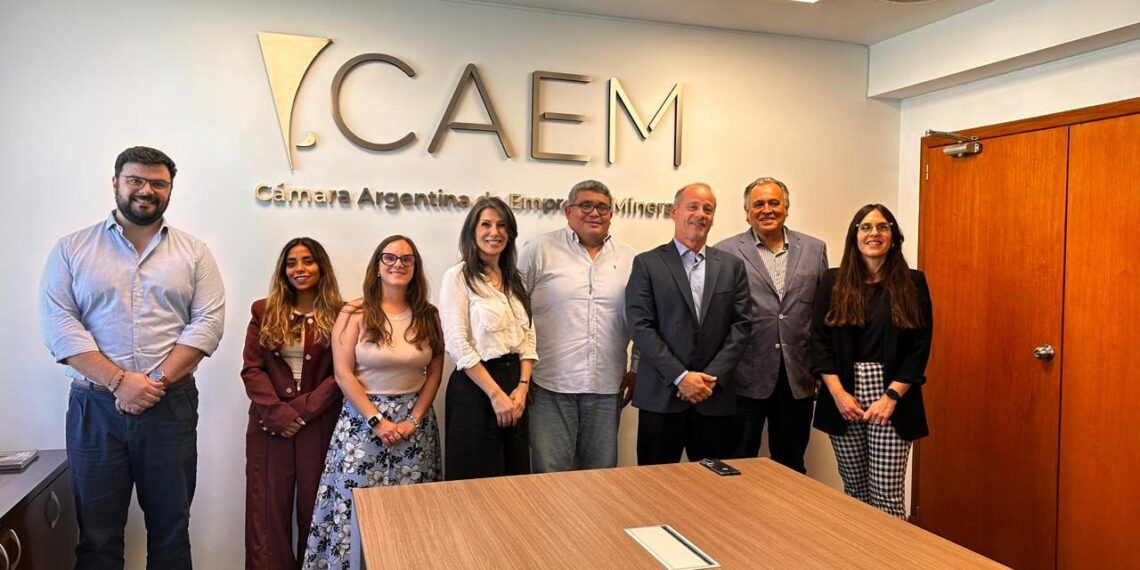 Firman convenio pionero que amplía licencias por tareas de cuidado y promueve igualdad de género en la Argentina