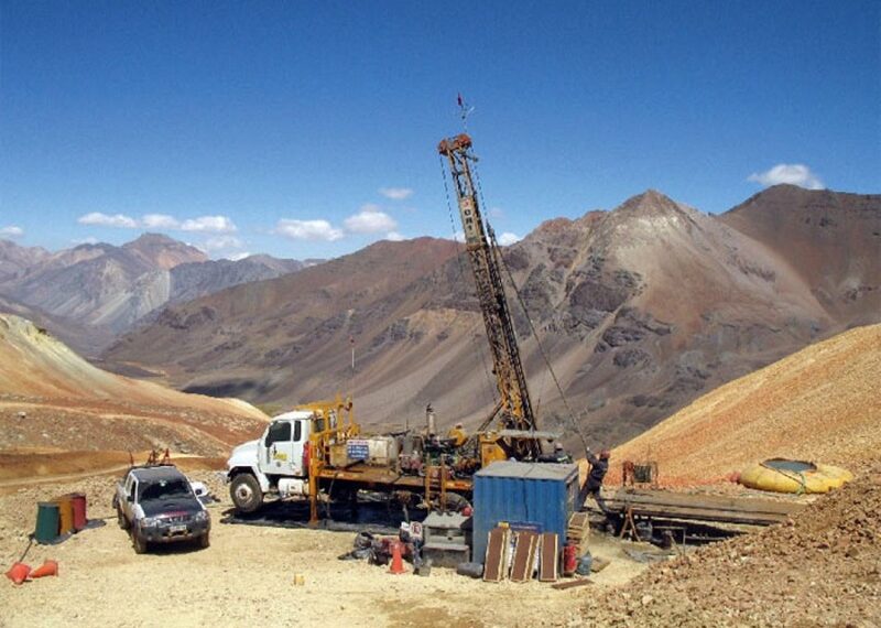 Con el oro en récord, vuelven proyectos mineros clave y se abre una ventana para inversores argentinos