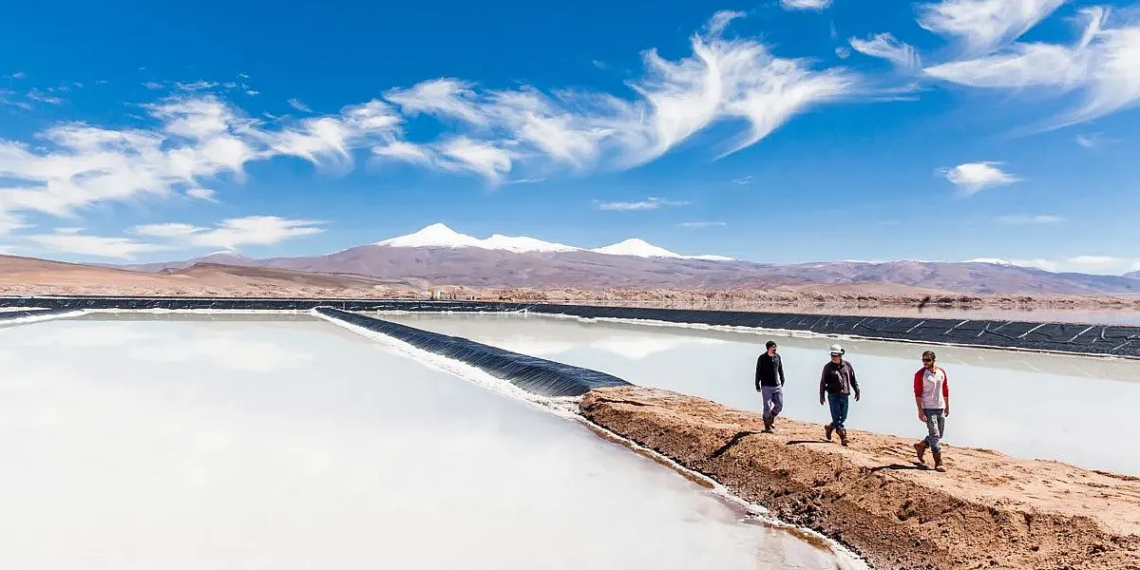 Empresas de Australia y Canadá acuerdan explorar litio en cinco salares de Salta