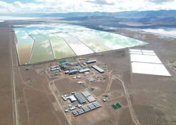 Argentina Lithium y Xi’an Lanshen firman acuerdo de hasta US$100 millones para desarrollar el proyecto de litio Rincon West en Salta