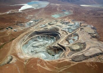 Revocan la autorización ambiental para la ampliación de la mina de cobre Collahuasi en Chile