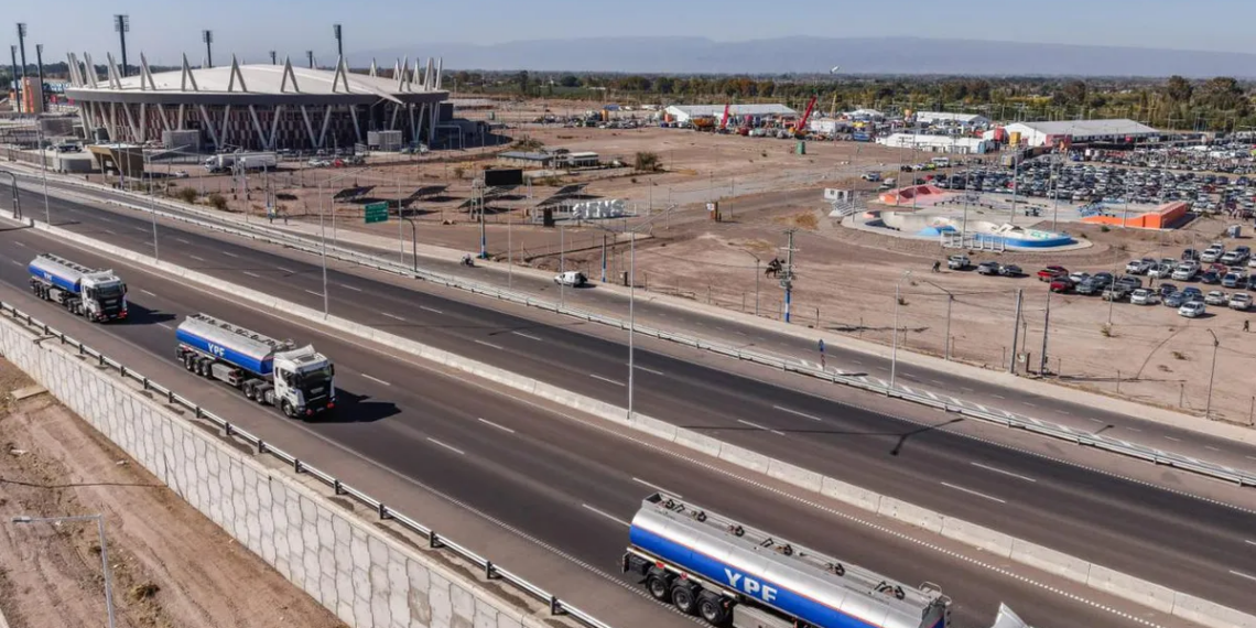 YPF lanzó el «Diesel 10 Minero»: un combustible desarrollado para la alta montaña que se producirá en Mendoza