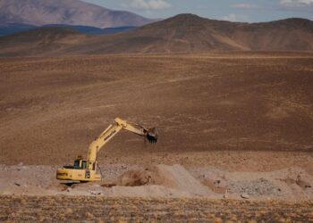 Cobre y litio en Argentina: Proyectan inversiones por USD 55.000 millones y alertan por límites en la cadena de proveedores