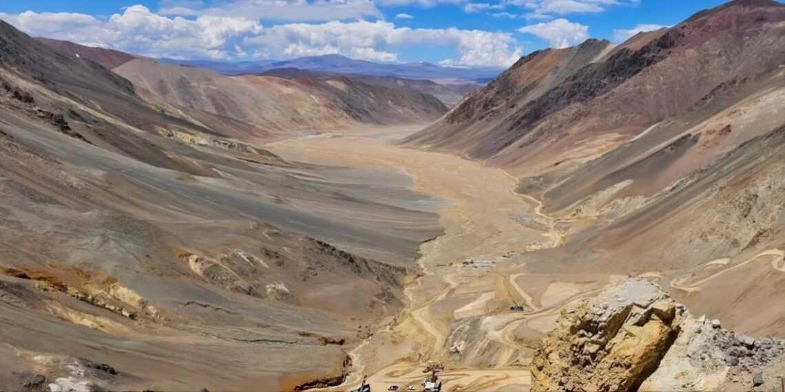 La CNEA busca socios privados para desarrollar Cerro Solo, la mayor reserva de uranio del país, pero la ley de Chubut frena el proyecto