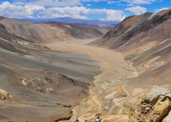 La CNEA busca socios privados para desarrollar Cerro Solo, la mayor reserva de uranio del país, pero la ley de Chubut frena el proyecto