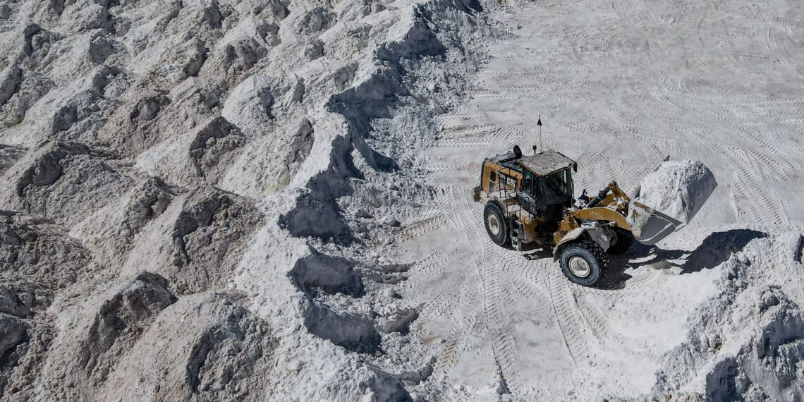 Minerales estratégicos salen ocultos de Perú en concentrados de cobre y zinc