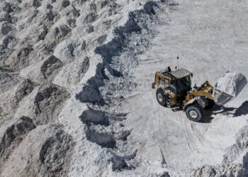 Minerales estratégicos salen ocultos de Perú en concentrados de cobre y zinc