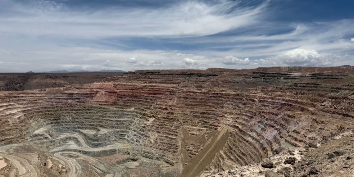 Minería chilena de yodo operará con energía 100% renovable tras acuerdo