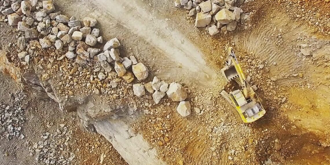 Minería de oro en Canadá: Sixty North Gold opera sin estudios formales