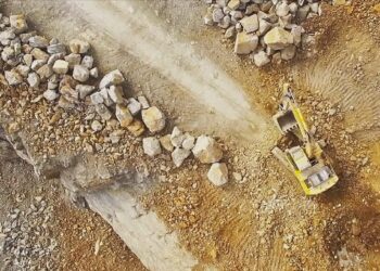 Minería de oro en Canadá: Sixty North Gold opera sin estudios formales