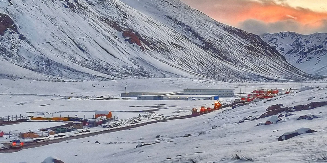 Evacuan campamento minero en San Juan y suspenden tareas por intensas nevadas