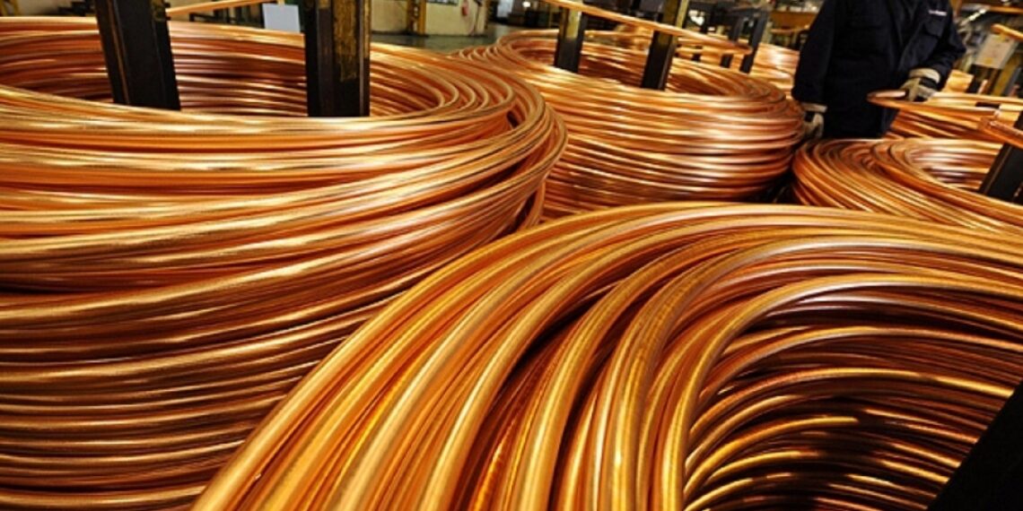 Minería: Economía de Chile crece 2,4% en junio e interrumpe caída de cinco meses
